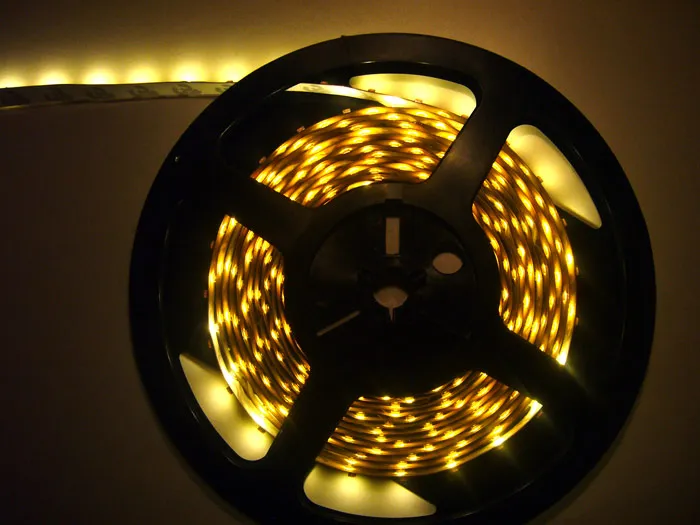 LED páska SMD3528, teplá bílá, 12V, 1m, 120 LED/m Nakupujte Hned