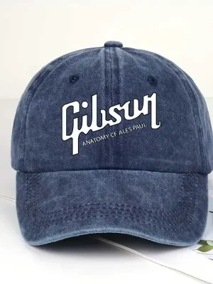 čepice s kšiltem a nápisem Dokud Zásoby Vydrží